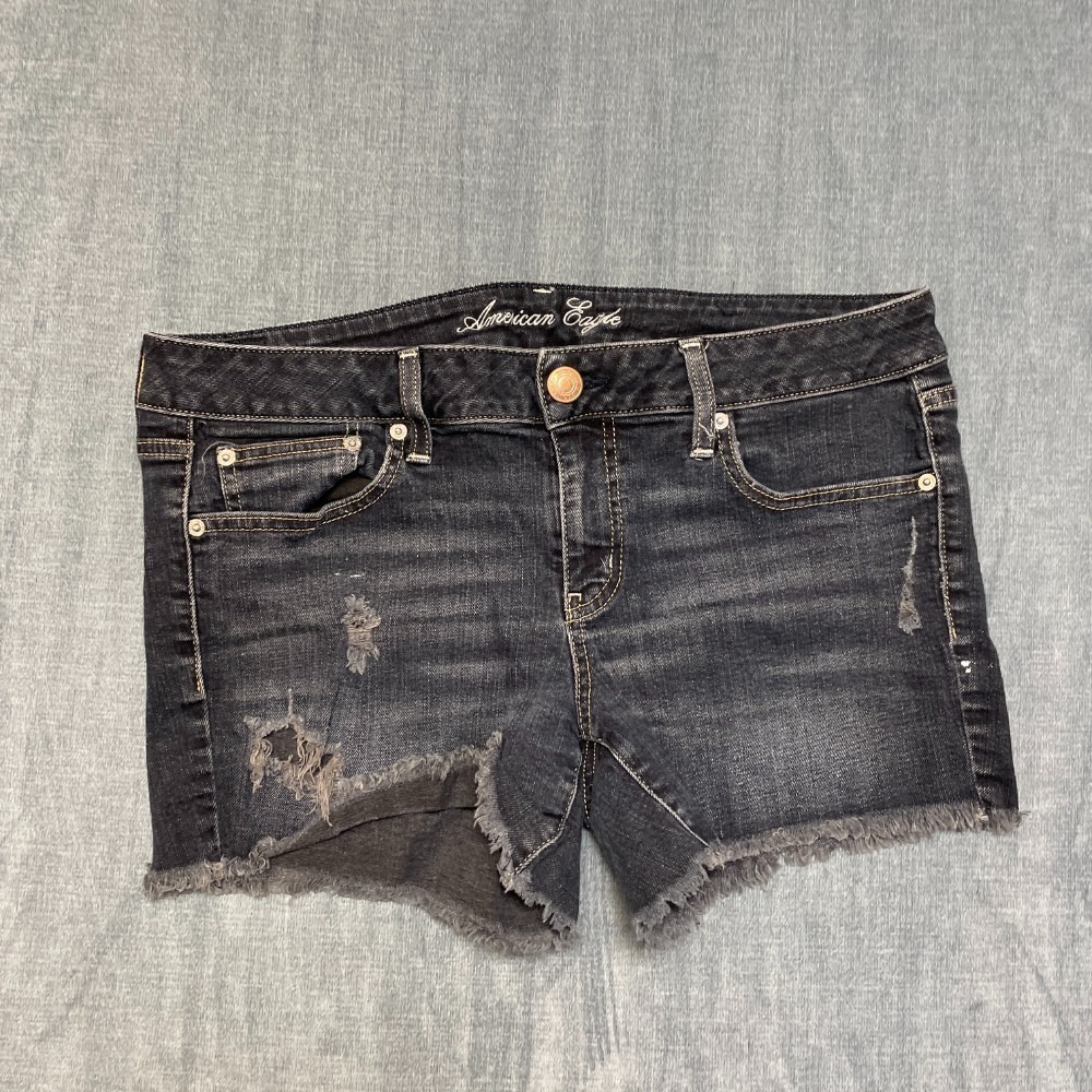 American Eagle Outfitters Cut Off Shorts Womens 35 Black Denim Frayed Hem Comfy